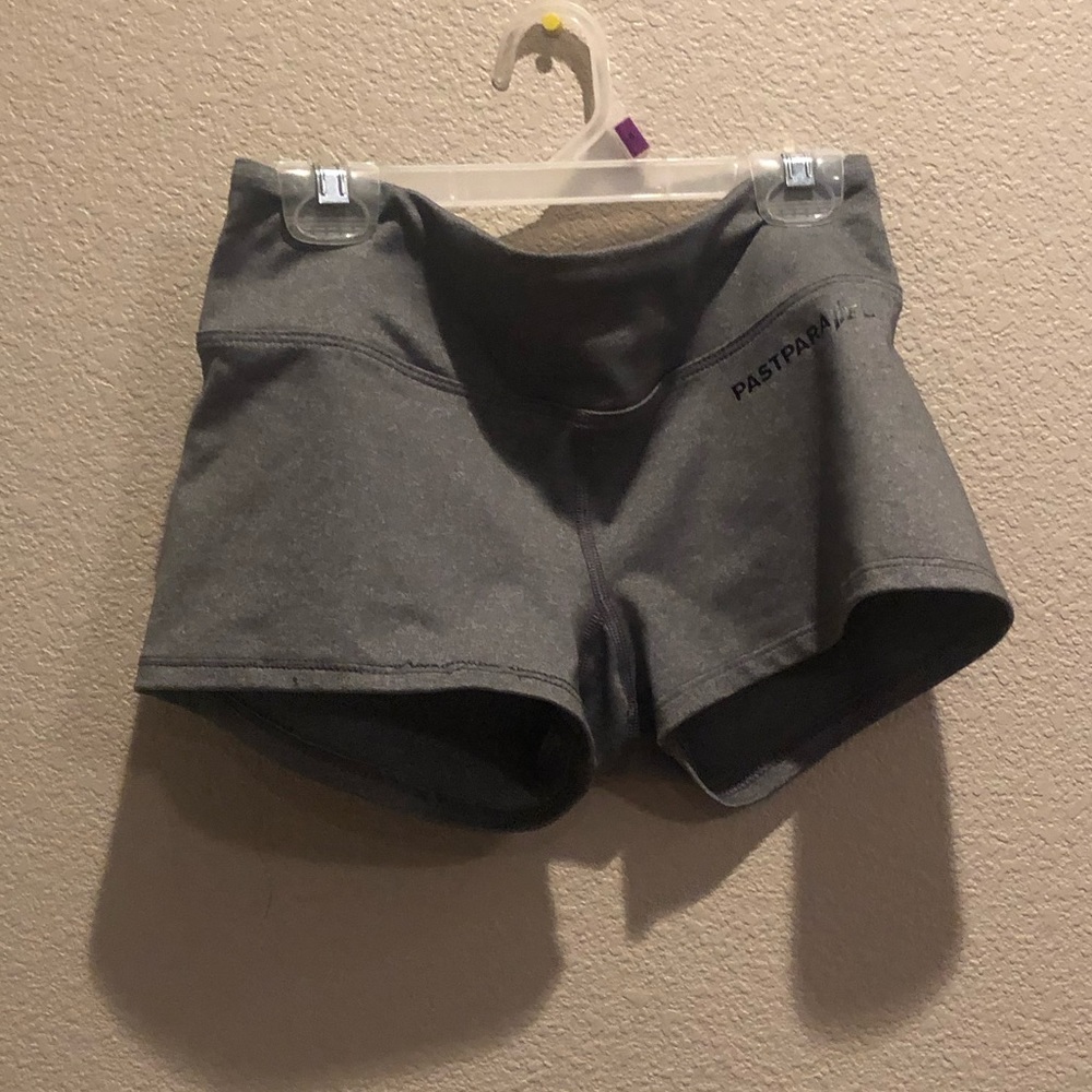 Past parallel shorts